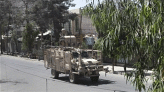 خودرو ناتو در قندهار (عکس از AP)