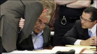 Dominique Strauss-Kahn tại tòa