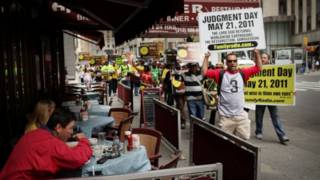 Pengikut Harold Camping pawai di New York