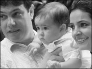 Renata Mondelo Mendonça com a família (Foto: arquivo pessoal)