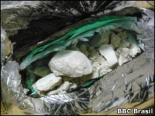 Pedras de oxi. | Foto: Paulo Cabral / BBC