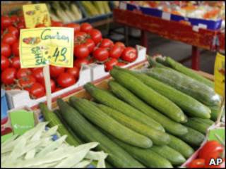 Vegetais em mercado em Hamburgo (AP)