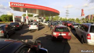 Очередь на бензоколонке в Минске
