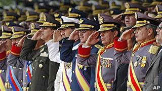 Militares ecuatorianos