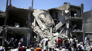 Local bombardeado nos arredores de Trípoli