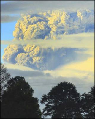 Núi lửa Puyehue ở Chile, hình chụp 7/6/2011
