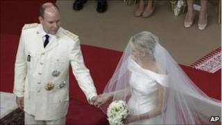 Charlene e Albert se casam em cerimônia religiosa em Mônaco (AP)
