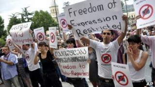 Протесты против арестов фоторепортеров в Тбилиси