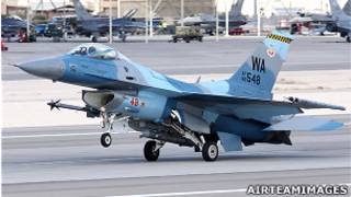 美國內華達州內利斯空軍基地上的一架F-16 C型戰鬥機(AirTeamImages.com資料圖片)