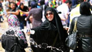 آب بازی