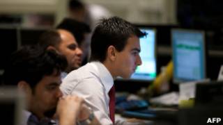 Corretor na Bovespa. AFP