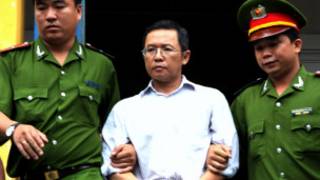 Ông Phạm Minh Hoàng tại tòa sơ thẩm hồi tháng Tám
