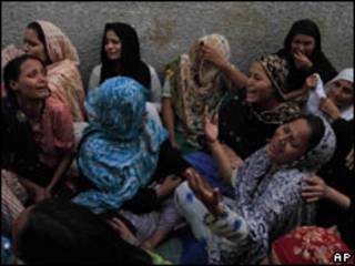 کراچی میں تشدد کا شکار ہونے والوں کے لواحقین