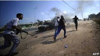 Quân nổi dậy tiến về Tripoli