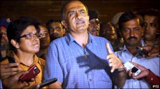 किरन बेदी, प्रशांत भूषण और अरविंद केजरीवाल