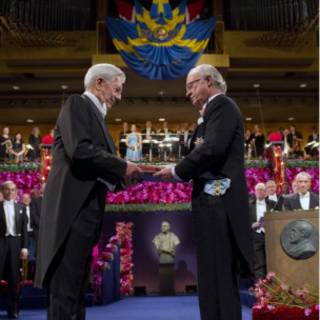 O peruano Vargas Llosa durante a premiação do Nobel de 2010 (AP)