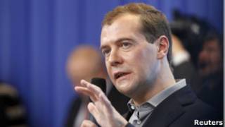 Дмитрий Медведев во время встречи со своими сторонниками