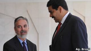 Chanceler Antonio Patriota com seu par Venezuelano, Nicolás Maduro, em foto de arquivo (Agência Brasil)