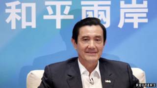 台灣總統馬英九在新聞發佈會上(17/20/2011)