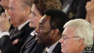 Da esquerda para a direita: Blatter, Dilma, Pelé e Ricardo Teixeira