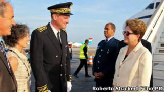 Dilma desembarca em Cannes/PR