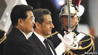 Presidente Sarkozy recebe Hu Jintao para o G20 (Foto: Reuters)