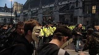 Демонстранты у здания парламента в Лондоне