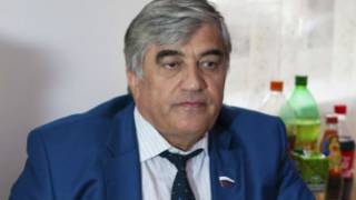 الشاعر الشيشاني رسلان أختاخانوف