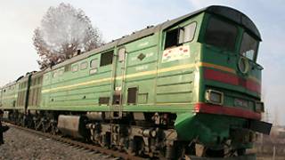 Тожикистон жанубига бораётган поезд