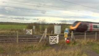 Rebecca teve braço arrancado em cruzamento da linha de trens em Killingworth (BBC)
