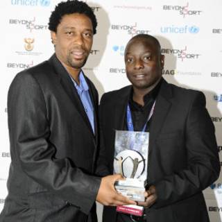Methembe Ndlova na Peter Karanja