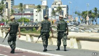 Policiais militares em Salvador. | Foto: Marcelo Casal Jr. / Agência Brasil