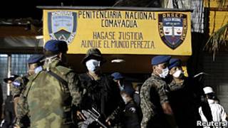 Fachada da penitenciária de Comayagua