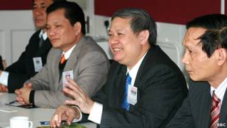 Ông Đinh Xuân Thảo (thứ hai, phải sang)