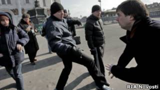 Нападение на сторонников Pussy Riot у храма Христа Спасителя
