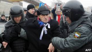 Задержание на митинге против НТВ