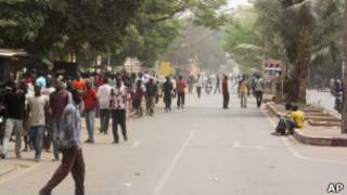 Rua de Bamako após golpe militar