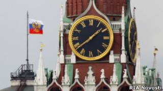 Президентский штандарт над Кремлем