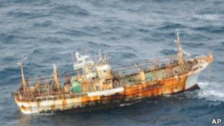 Судно-призрак в открытом море