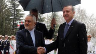 مراسم استقبال رسمی از اردوغان در کاخ سعدآباد توسط معاون اول رئیس جمهوری ایران