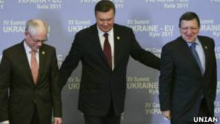Віктор Янукович провів минулого місяця зустріч із європейськими лідерами на ядерному саміті у Сеулі. Запитань залишилось більше, ніж відповідей