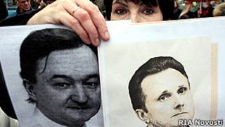 Участница митинга за реформу правоохранительных органов в Москве