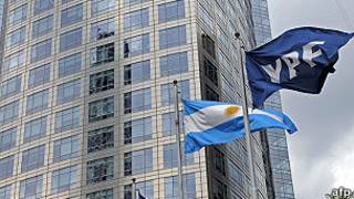 Bandera de YPF y Argentina