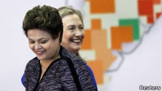 Dilma Roussef e Hillary Clinton. | Foto: Reuters