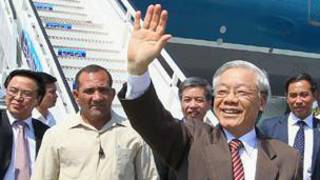Ông Nguyễn Phú Trọng về tới sân bay Nội Bài sau khi hủy thăm Brazil