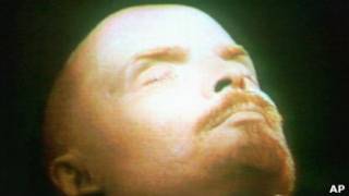 Владимир Ленин в Мавзолее на Красной площади