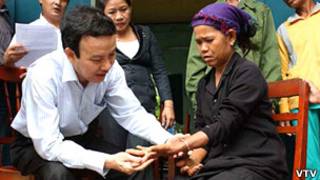 Khám "bệnh lạ" ở Quảng Ngãi, Việt Nam