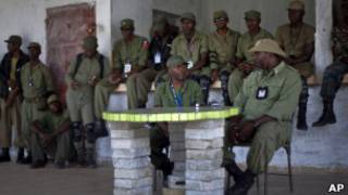 Ex-militares dão entrevista no Haiti