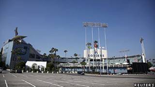Estacionamento do estádio de baseball dos Dodgers, em Los Angeles (Reuters)