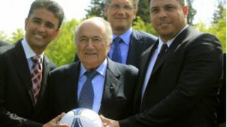 Bebeto, Blatter, Valcke e Ronaldo. Reuters
